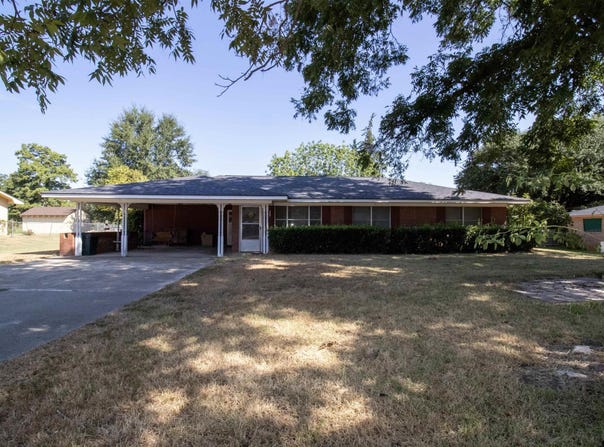 217 Texas Avenue, Gilmer, TX 75645