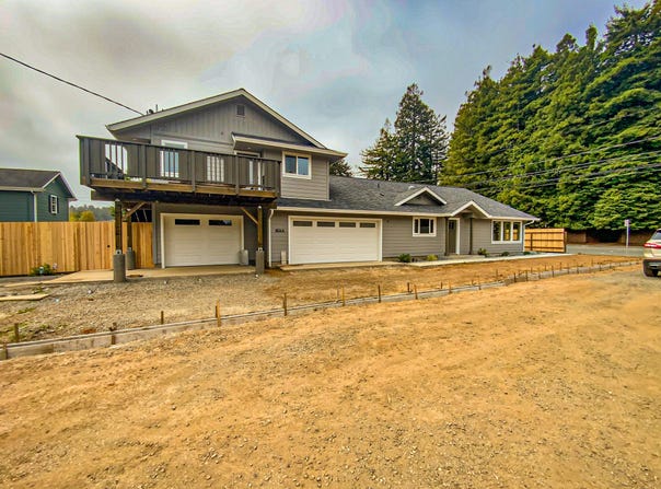 1824 Carson Street, Eureka, CA 95501
