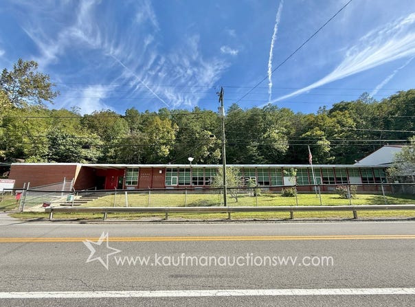 21269 WV-152, Genoa, WV 25517