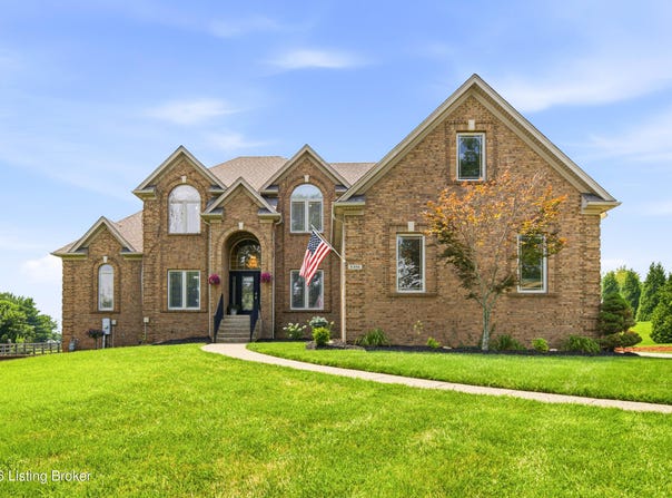5314 High Crest Dr, Crestwood, KY 40014