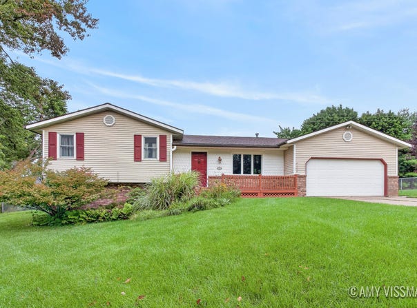 6363 Ada Drive SE, Ada, MI 49301