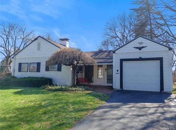 200 Ambergate Road, Syracuse, NY 13214