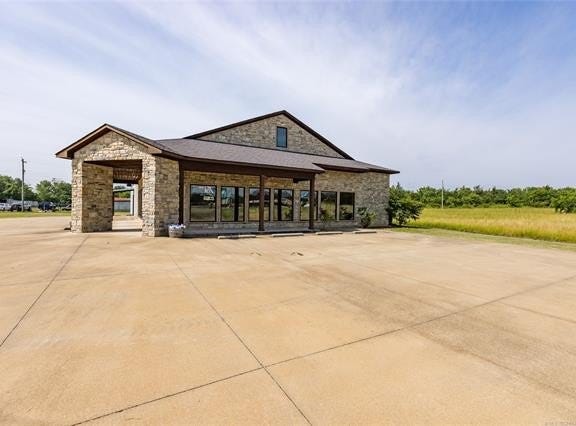 1910 E Jackson Street, Hugo, OK 74743