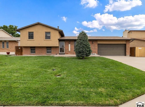 5 Chickadee Way, Pueblo, CO 81005