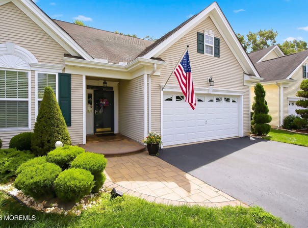 38 Marlow Drive, Jackson, NJ 08527