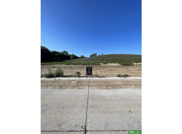 22017 Hackberry Circle, Gretna, NE 68028