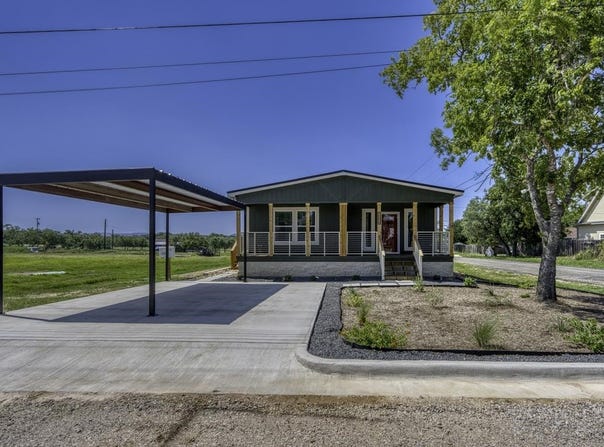 1200 E Green Street, Llano, TX 78643