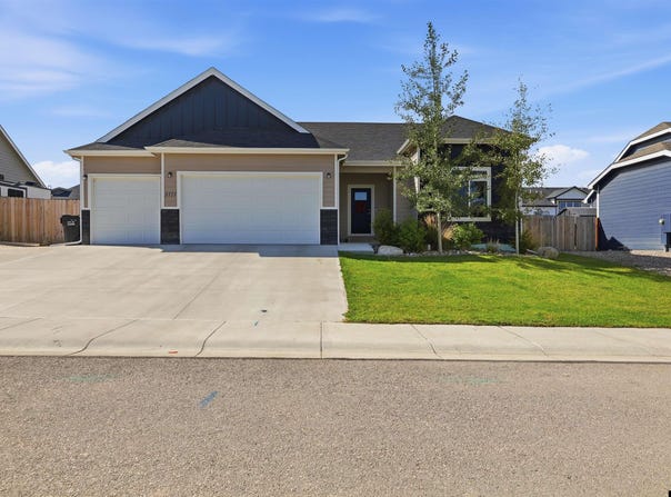 3717 Dancing Wolf Dr, Casper, WY 82604