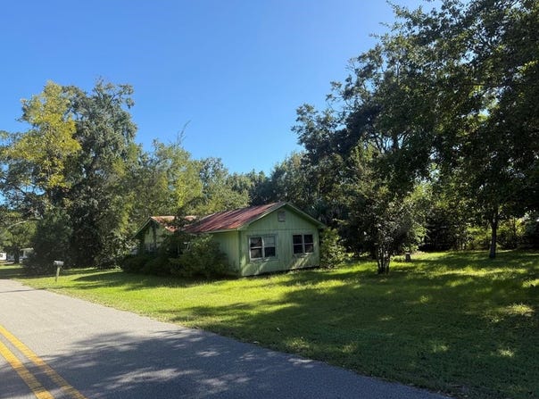 128 16th St, Apalachicola, FL 32320