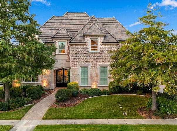 627 Lake Point Drive, Irving, TX 75039