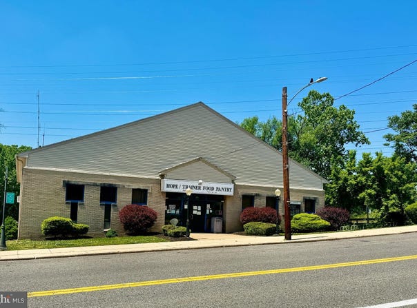 824 MAIN Street, MARCUS HOOK, PA 19061