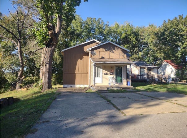731 731.5 E Main St, New Castle, PA 16101