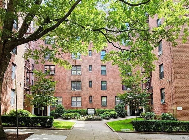 2 Windsor Terrace, White Plains, NY 10601