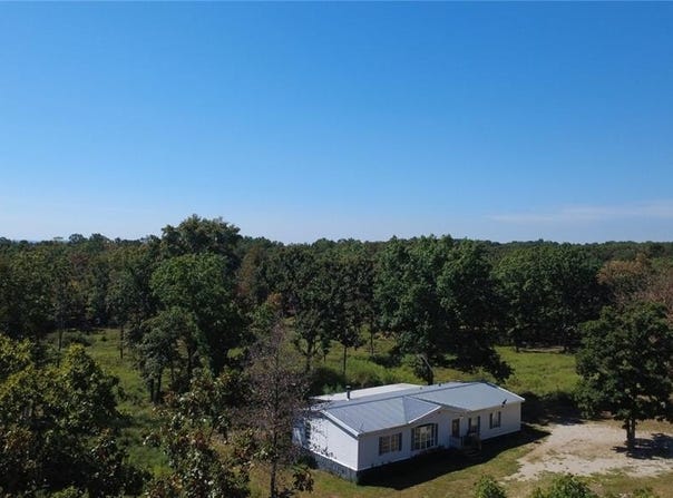 21806 King Drive, Summersville, MO 65571