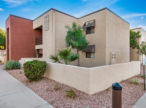 1340 N RECKER Road, Mesa, AZ 85205