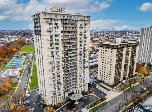 160 Overlook Avenue, Hackensack, NJ 07601