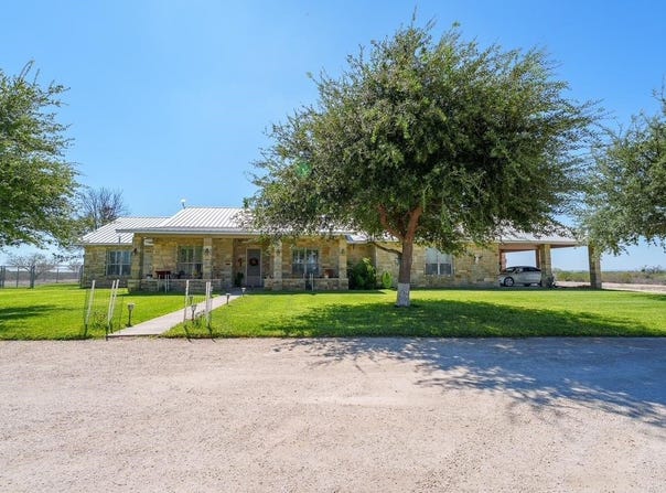 1432 Condry, Del Rio, TX 78840