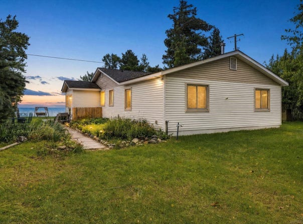 3770 N Lakeshore Road, Deckerville, MI 48427