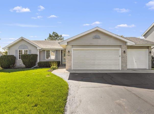 307 White Oak Drive, POPLAR GROVE, IL 61065