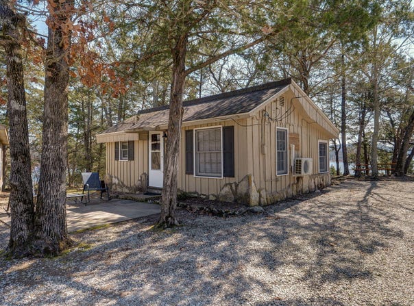 1715 Hideaway Road, Galena, MO 65656