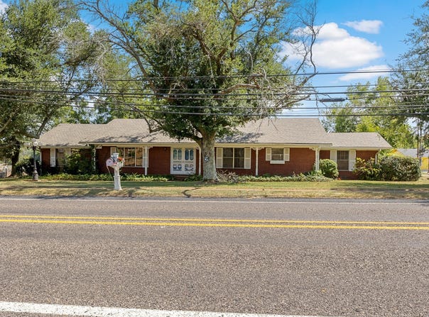 717 E FIRST Street, Hughes Springs, TX 75656