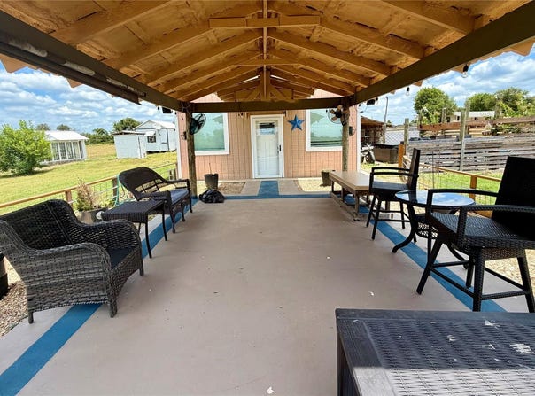 441 Molasses Rd, Dale, TX 78616