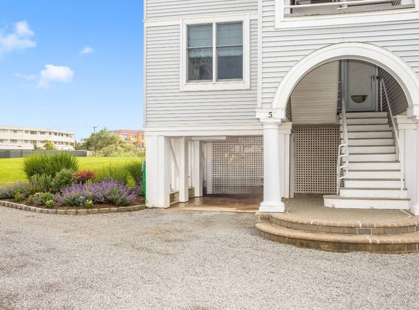 580 DUNE RD UNIT 5, Westhampton, NY 11978