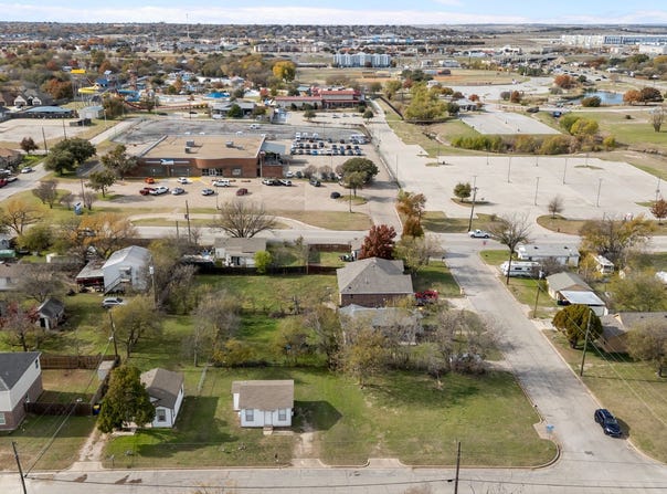 8707 Ronnie Street, White Settlement, TX 76108
