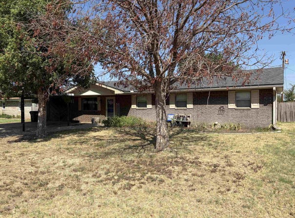 738 Cynthia Dr, Mooreland, OK 73852