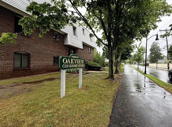 15 Oak Neck Road, Hyannis, MA 02601