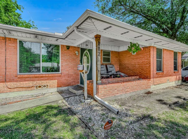 112 Oak Drive, Terrell, TX 75160