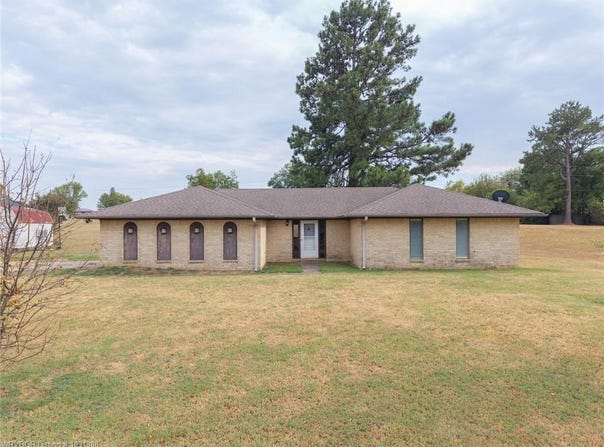 476434 E 1090 RD, Roland, OK 74954