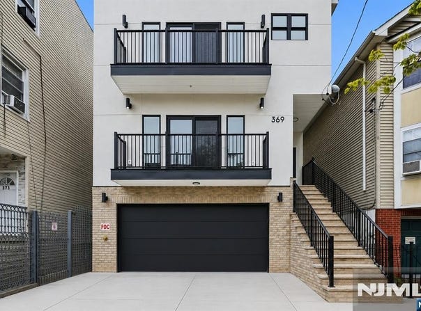 369 6th Avenue, Newark, NJ 07107