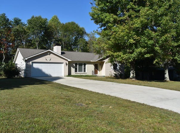 344 Meadows Rd, Sparta, TN 38583-3973