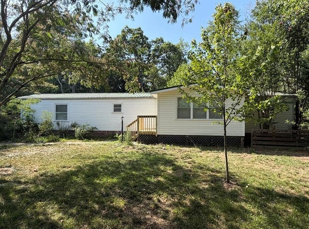 4509 Oakley Ct, Walkertown, NC 27051