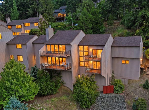 602 MONTARA Way, Eugene, OR 97405