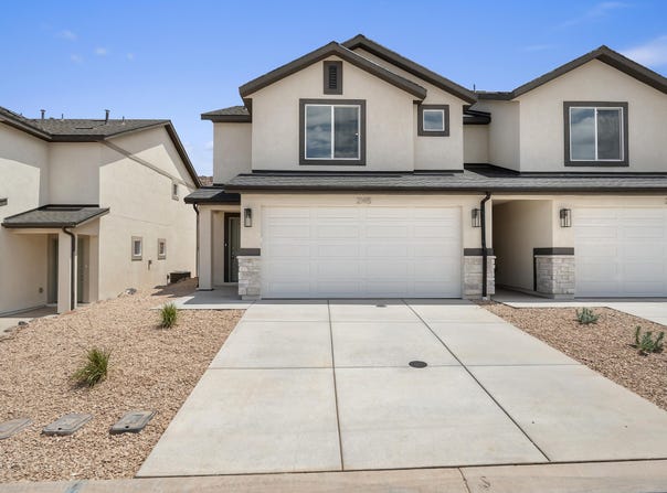 2279 S Wolverine Way, Washington, UT 84780
