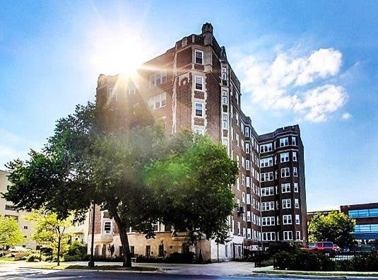 6334 N Sheridan Road 2C, Chicago, IL 60660