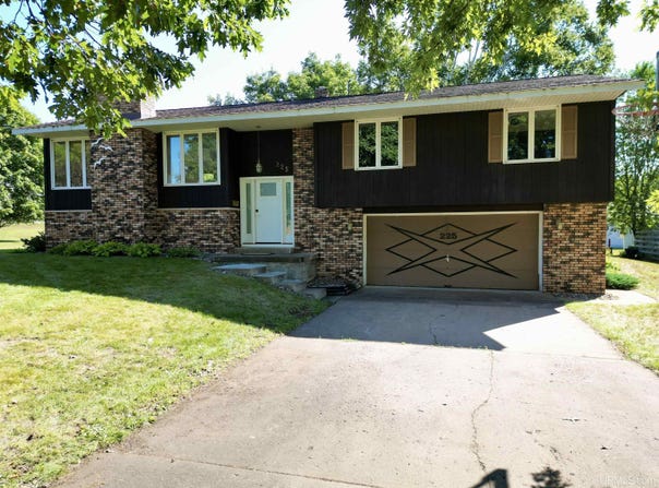 225 S Lilac Street, Ishpeming, MI 49849