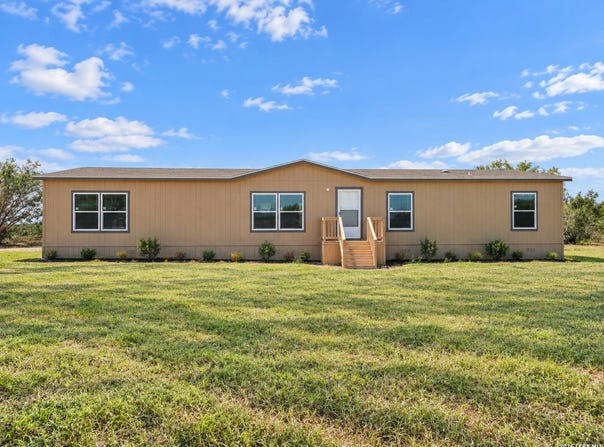 3041 FM 1333, Poteet, TX 78065