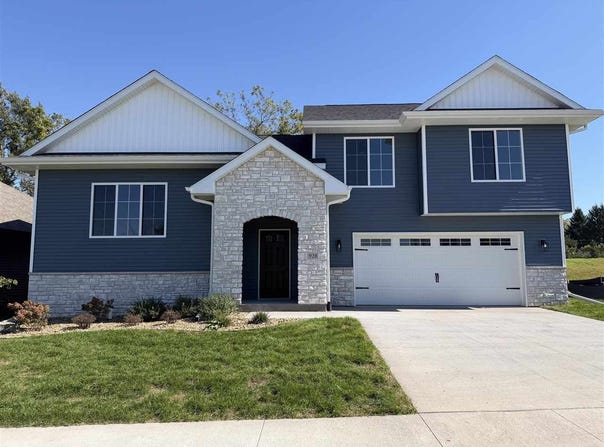 928 Aiden St, IowaCity, IA 52245
