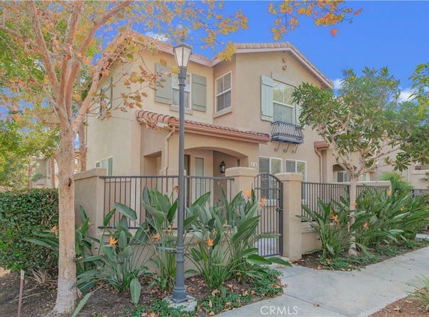 23 Willowdale, Irvine, CA 92602