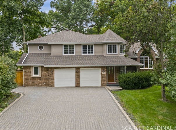 209 Glenwood Avenue, Willow Springs, IL 60480