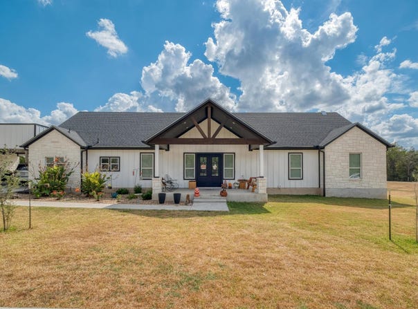 1901 E State Highway 21, Paige, TX 78659