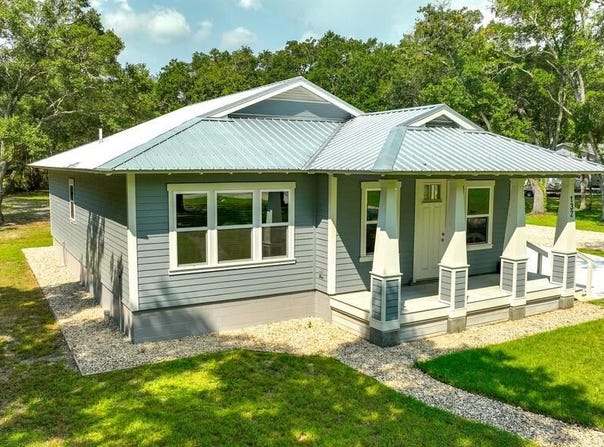 132 Putnal St, Carrabelle, FL 32322