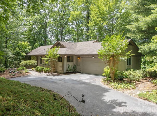 117 Tarnhill Drive, Flat Rock, NC 28731