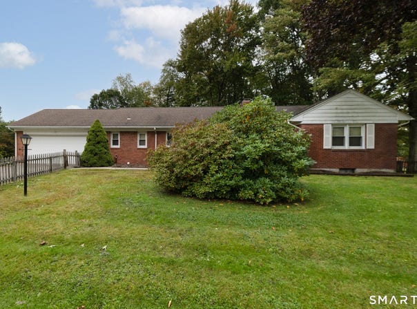 22 Woodlawn Drive, Torrington, CT 06790