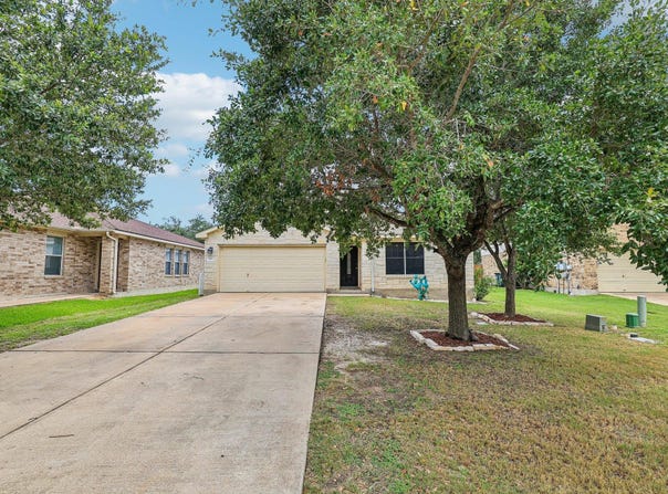 301 Bird Dog Bnd, Bastrop, TX 78602