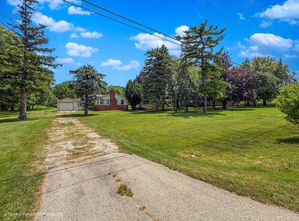 7S151 N EOLA Road, Aurora, IL 60502