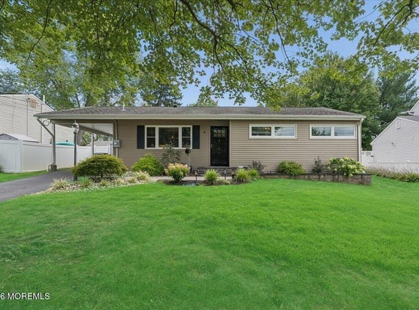 9 Bucknell Road, Parlin, NJ 08859